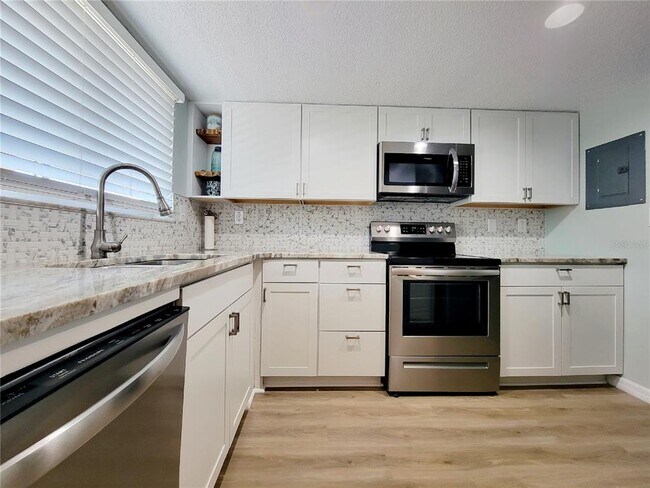 Building Photo - 90 S Highland Ave