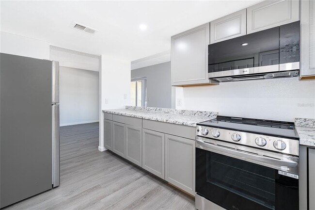 Building Photo - 2432 Swailes Dr