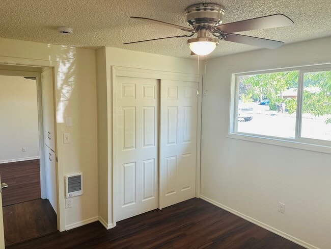 Building Photo - Charming and Newly Renovated One Level Home