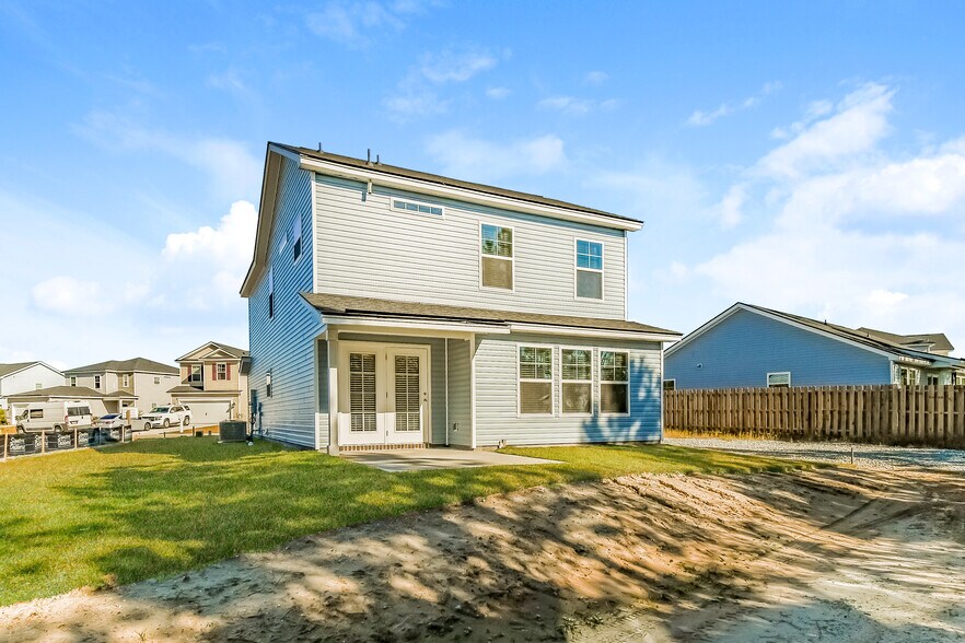 Building Photo - 1091 Autumns Wood Cir E