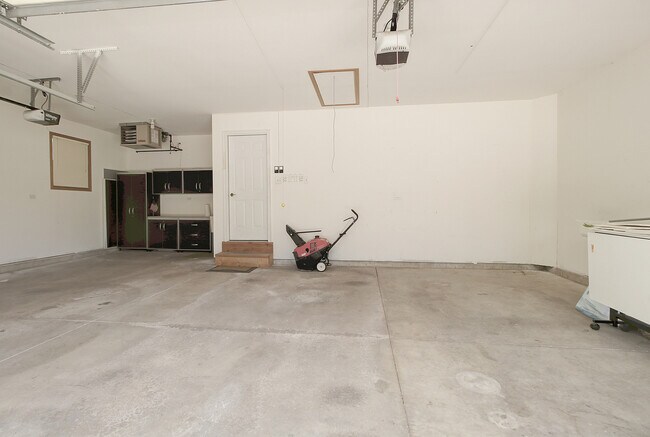 Building Photo - 403 E Main St