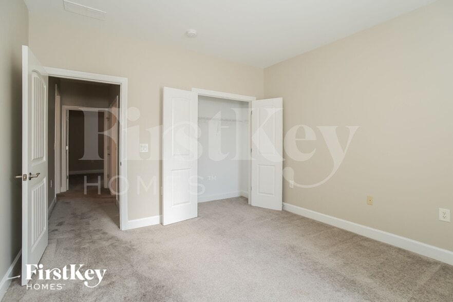 Building Photo - 207 Hickory Nut Ln