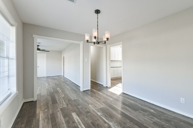 Building Photo - 1206 Houston Ave