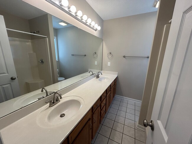 Building Photo - Ready to View! Updated 3/2 Home High Point...