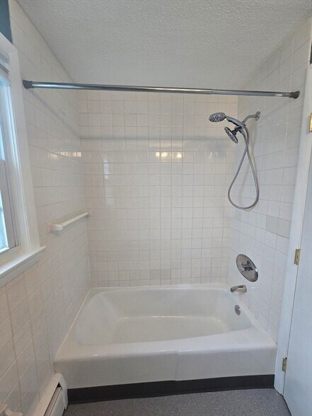 Building Photo - 180 Nesmith St