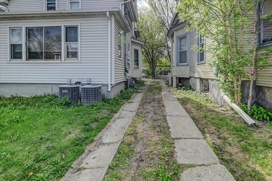 Building Photo - 205 S Fair Oaks Ave