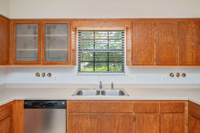 Building Photo - 822 St Joseph Cove