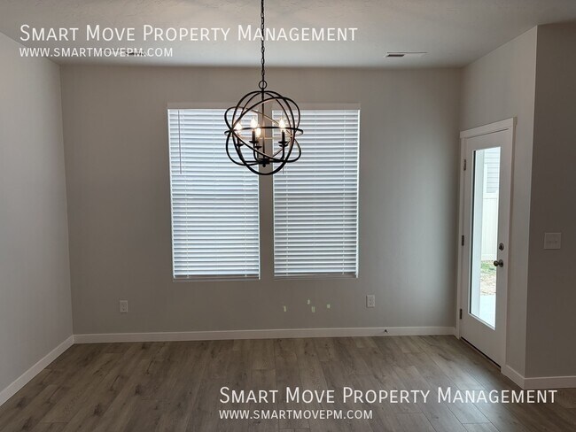 Building Photo - 611 W Snowy Owl St