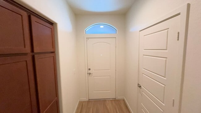 Building Photo - 2350 S Olivewood