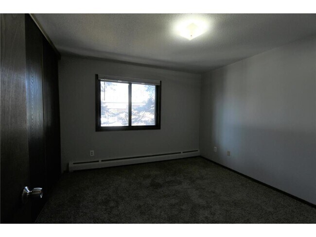 Building Photo - 3620 E 42nd St