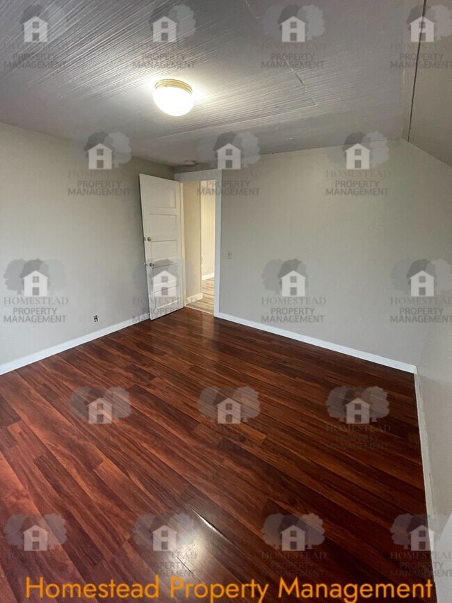 Building Photo - 451