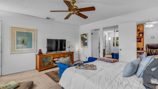 Building Photo - 46555 Cameo Palm Dr