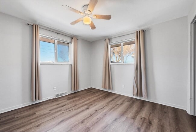 Building Photo - Stunning 3 bedroom home