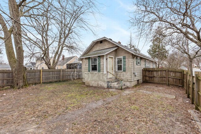 Building Photo - 950 Merritt St SE