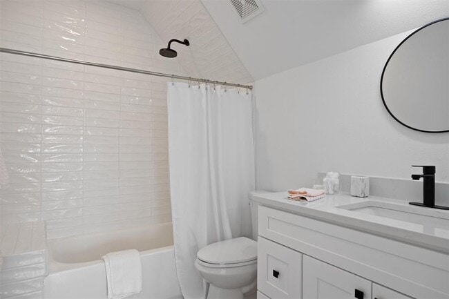 Building Photo - 22 Creekside Dr