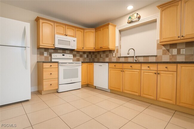 Building Photo - 109 SE 46th Ln