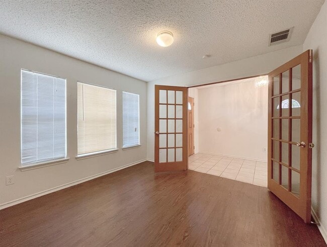 Building Photo - 2812 High Point Cove