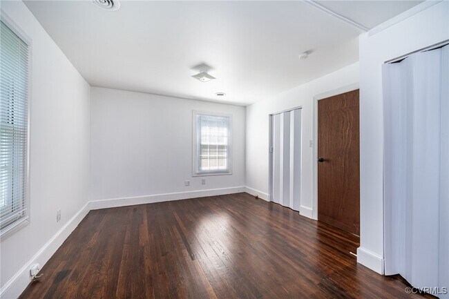 Building Photo - 4836 Burtwood Ln