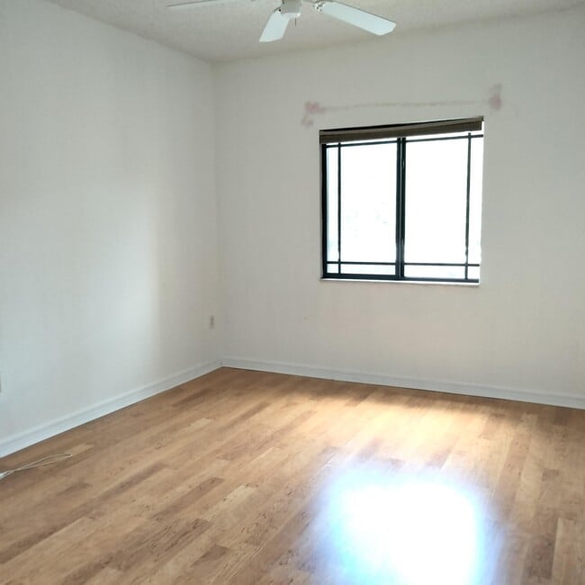 Building Photo - 3018 Alcazar Pl