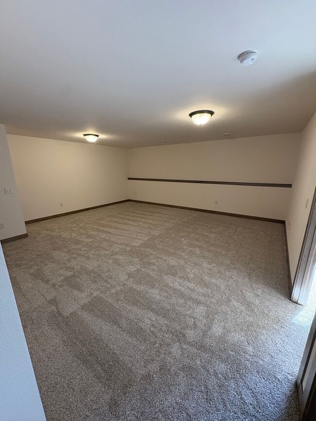 Building Photo - 222 E Randall Rd