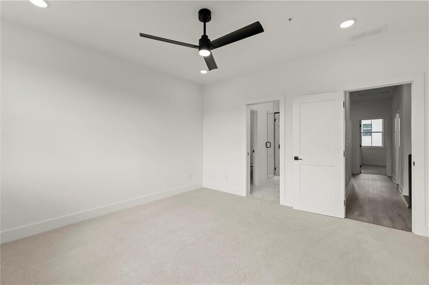 Building Photo - 673 soul Aly