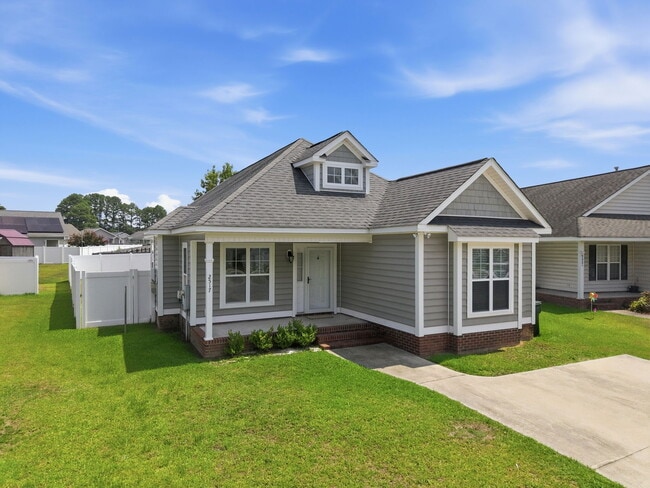 Building Photo - 2517 Sawgrass Dr
