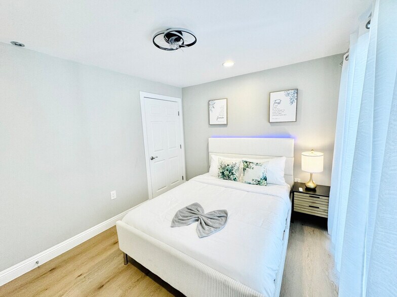 Building Photo - 3831 Rogers Rd