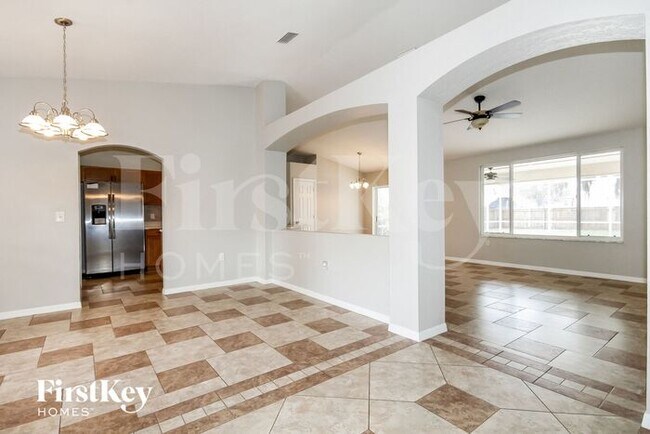 Building Photo - 10709 Deepbrook Dr