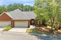 Building Photo - Mill Creek Townhome