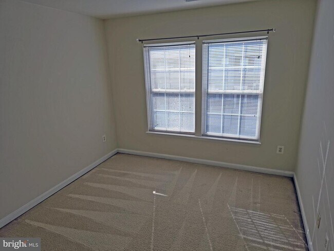Building Photo - 8557 Wyngate Manor Ct