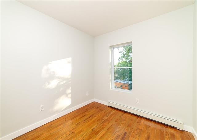 Building Photo - 83 Woodlawn Ave