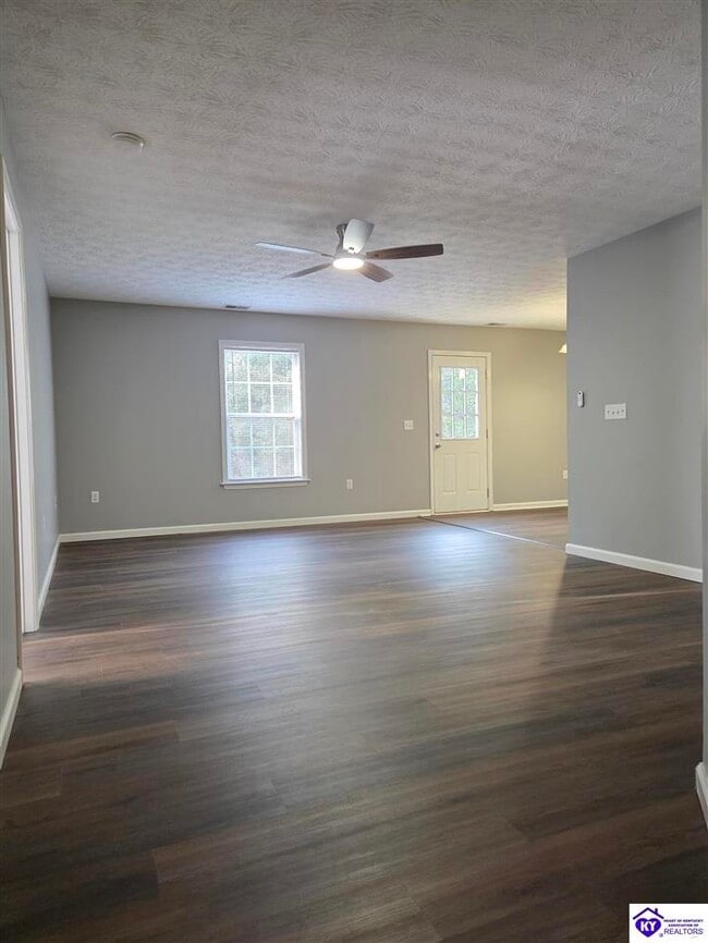 Building Photo - 171 Red Hawk Dr