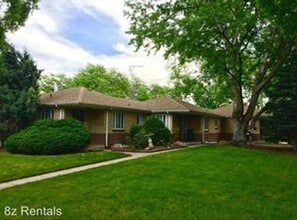 Building Photo - Charming Two Bedroom Garden Level Apartment near DU