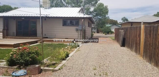 Building Photo - 3 Bedroom 1.5 Bath Near VA Includes Yard Care