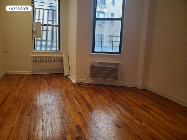 Building Photo - 311 E 78th St