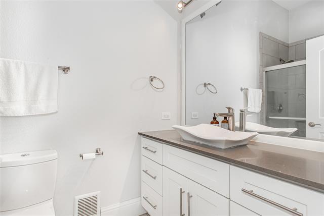 Building Photo - 4719 Junius St