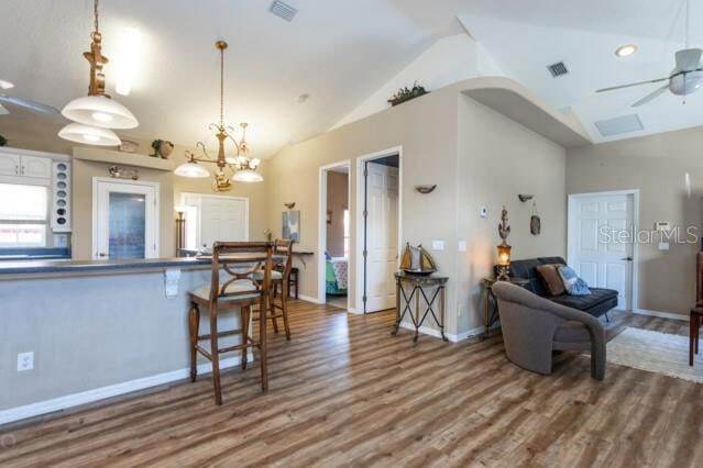 Building Photo - 497 Grandview Ave