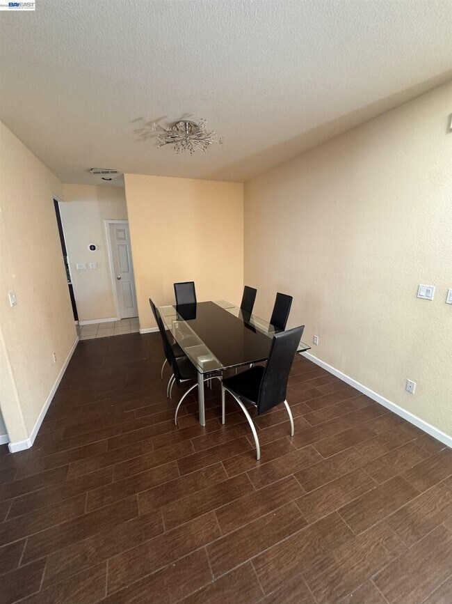 Building Photo - 25806 Clear Springs Ct