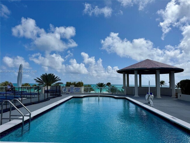 Building Photo - 7330 Ocean Terrace