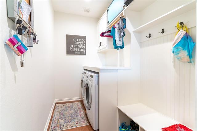 Building Photo - 10451 Enchanted Meadow Dr