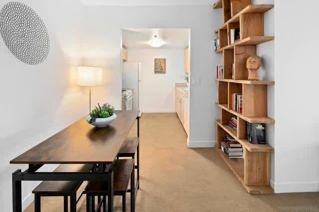 Building Photo - 425 W Beech St