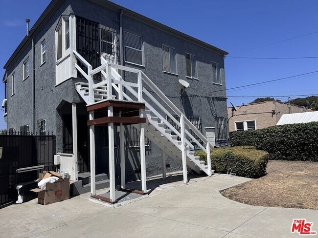 Building Photo - 1722 W 79th St