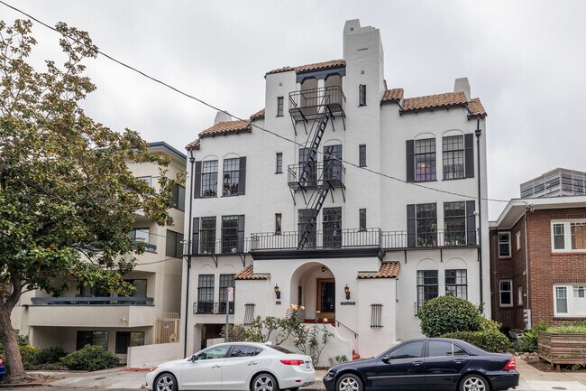 Building Photo - 381 Belmont