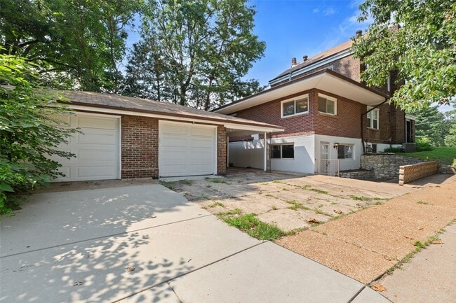 Building Photo - 7030 Clayton Rd