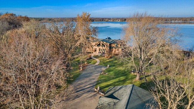 Building Photo - 222 Grouse Dr