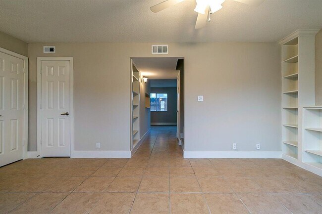 Building Photo - 11002 Hammerly Blvd