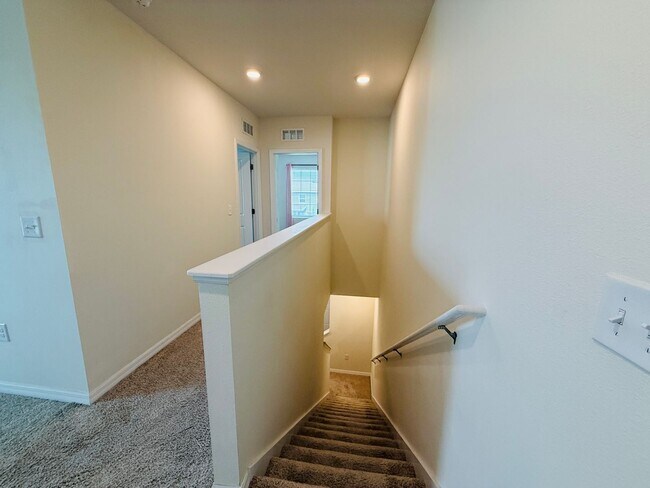 Building Photo - 2856 Suncoast Blend Dr