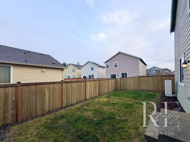 Building Photo - Bright Bremerton Home with Open Layout, A/C, and Fully Fenced Yard