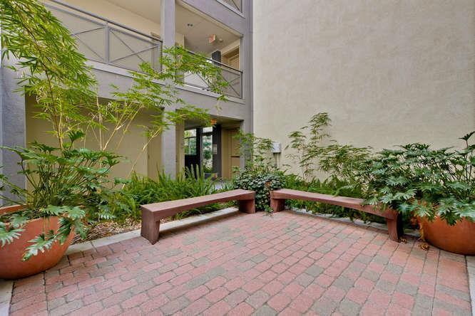 Building Photo - 1101 S Main St