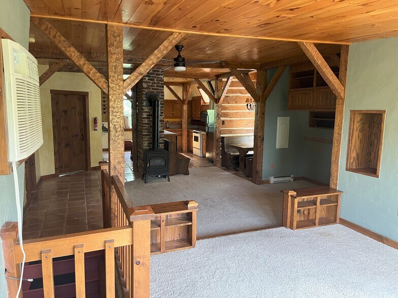 Primary Photo - 55 S Main St